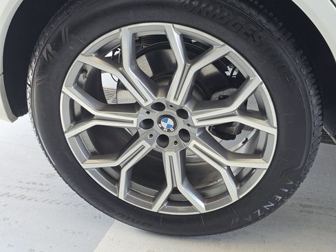 Used 2024 BMW X7 xDrive40i w/ Executive Package image 13