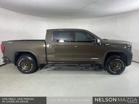 Used 2023 GMC Sierra 1500 Elevation w/ Elevation Premium Package AWD/4WD image 5