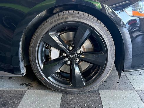 Used 2022 Ford Mustang GT Premium w/ Black Accent Package RWD image 30