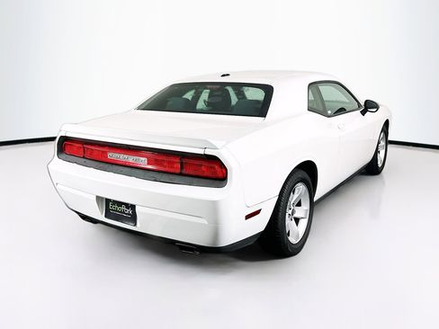 Used 2011 Dodge Challenger RWD image 9