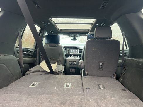 Used 2021 GMC Yukon Denali w/ Denali Premium Package image 6
