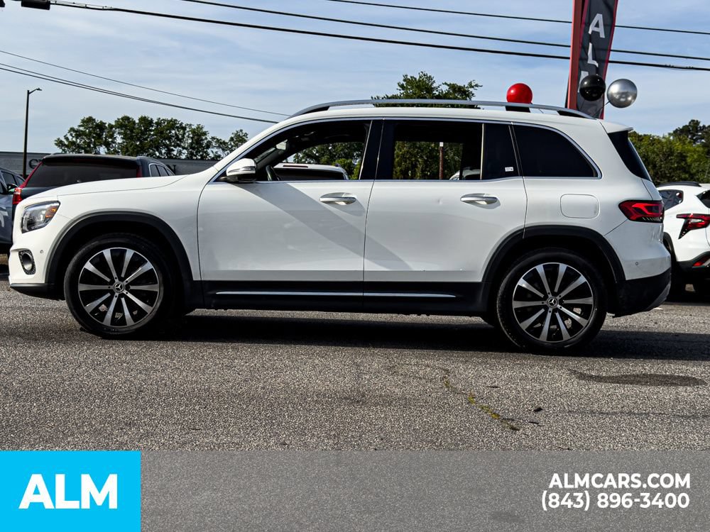 Used 2022 Mercedes-Benz GLB 250 4MATIC w/ Premium Package image 11