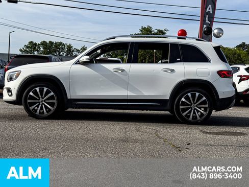 Used 2022 Mercedes-Benz GLB 250 4MATIC w/ Premium Package image 11