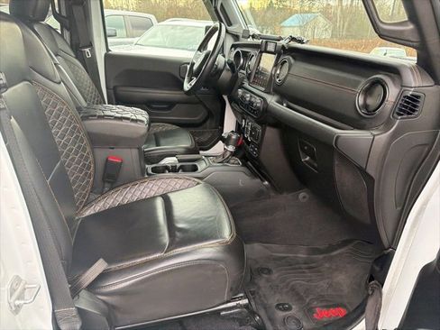 Used 2021 Jeep Gladiator Overland image 23