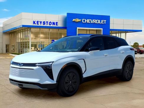 Used 2026 Chevrolet Blazer EV LT FWD image 3