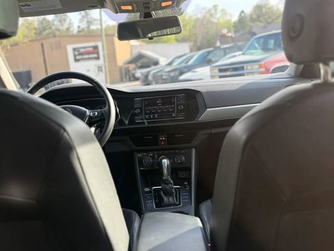 Used 2019 Volkswagen Jetta SE image 22
