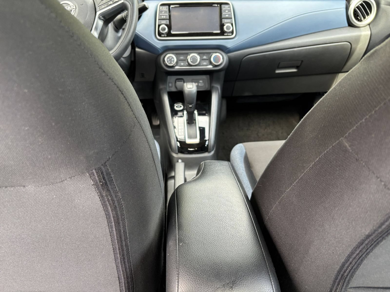 Used 2025 Nissan Versa SV FWD image 38