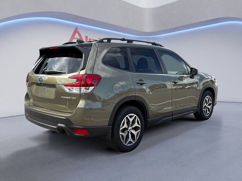 Used 2024 Subaru Forester Premium AWD/4WD image 5