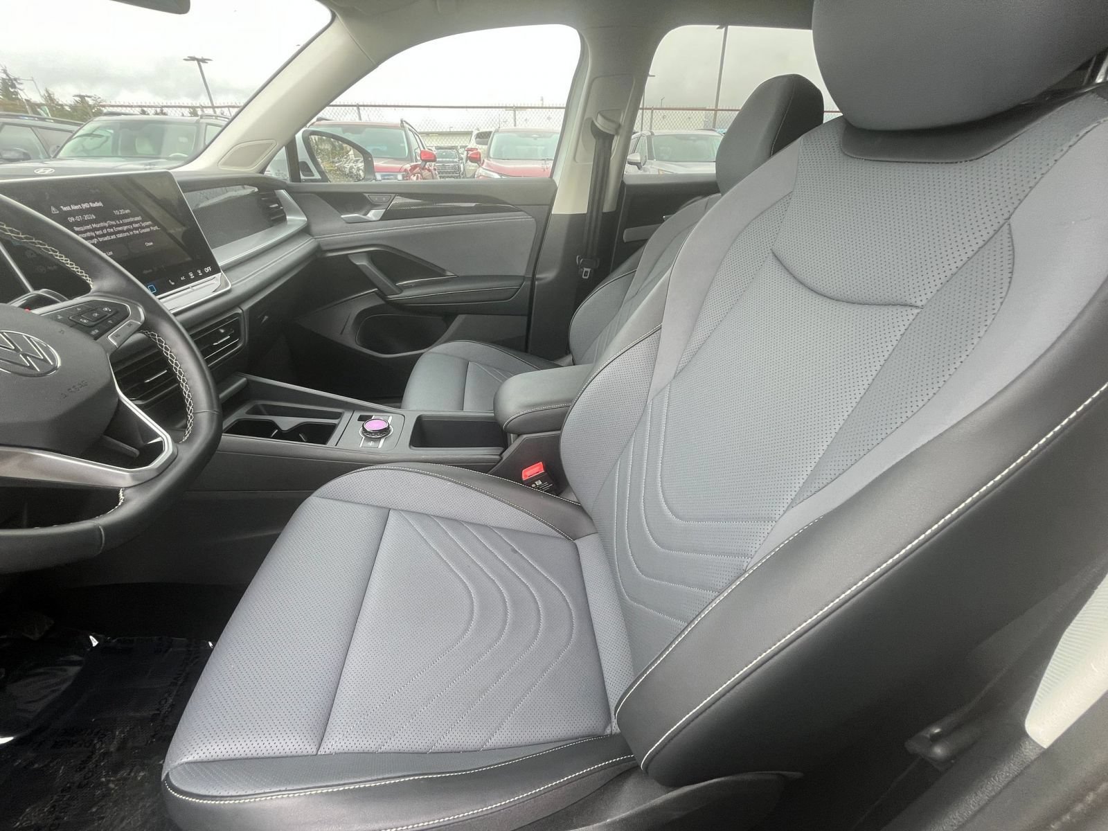 Used 2026 Volkswagen Tiguan SE AWD/4WD image 28