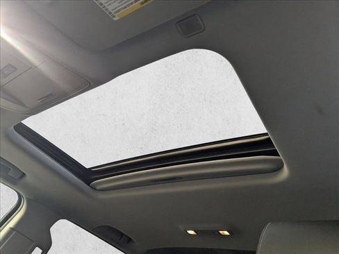 Used 2018 Chevrolet Silverado 1500 LTZ Z71 w/ Centennial Edition image 17