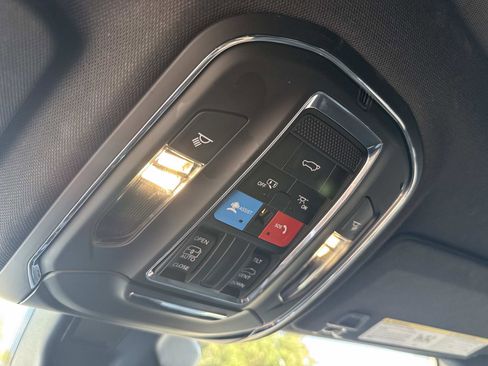 Used 2024 Jeep Grand Cherokee Altitude image 24