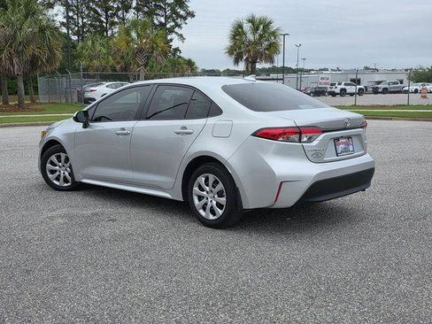 Certified 2025 Toyota Corolla LE FWD image 4