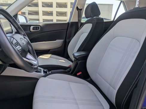 Used 2025 Hyundai Venue SEL FWD image 27