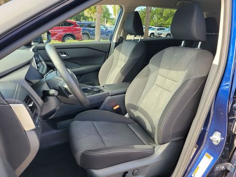 Used 2025 Nissan Rogue SV AWD/4WD image 17