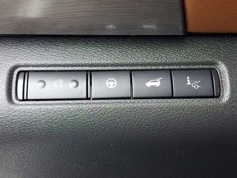 Used 2022 Nissan Pathfinder Platinum w/ Cargo Package image 24