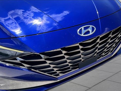 Used 2022 Hyundai Elantra SEL w/ Convenience + Premium Package FWD image 25