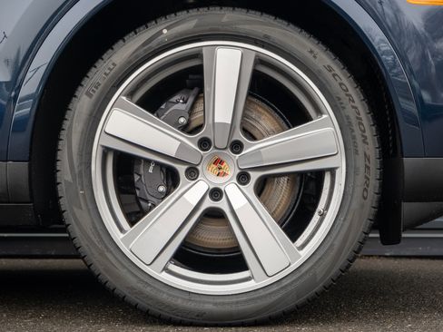 New 2026 Porsche Cayenne image 15