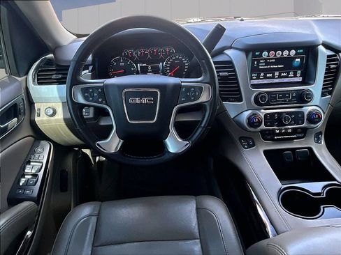 Used 2020 GMC Yukon XL SLT w/ Premium Edition RWD image 13