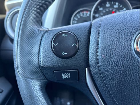 Used 2016 Toyota RAV4 LE image 21