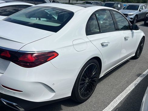 Used 2025 Mercedes-Benz E 350 Sedan image 14