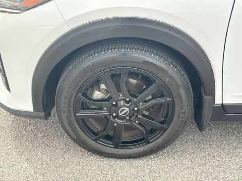 Used 2023 Nissan Kicks SR w/ SR Premium Package FWD image 10