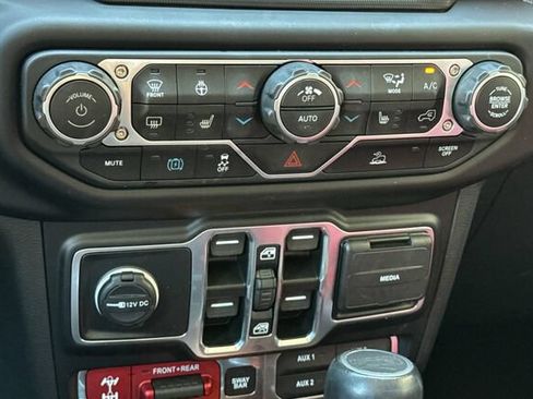 Certified 2023 Jeep Wrangler Unlimited Rubicon 4xe AWD/4WD image 18