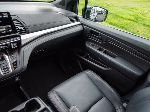 Used 2025 Honda Odyssey Sport-L image 15