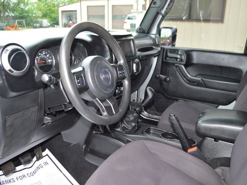 Used 2013 Jeep Wrangler Sport AWD/4WD image 15