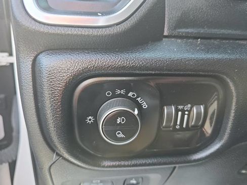 Used 2022 RAM 1500 Laramie AWD/4WD image 25