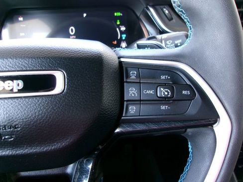 Used 2022 Jeep Grand Cherokee Trailhawk w/ Advanced Protech Group II AWD/4WD image 10