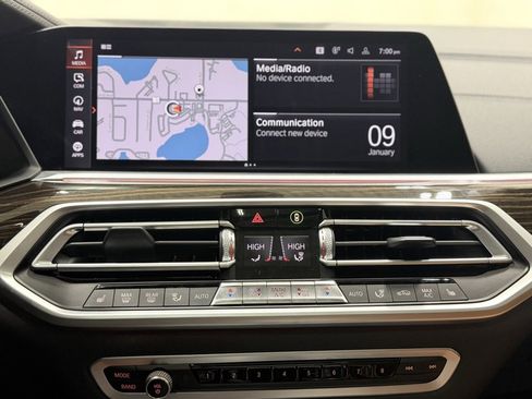 Used 2021 BMW X7 xDrive40i w/ M Sport Package image 18