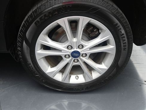 Used 2019 Ford Escape SE FWD image 18