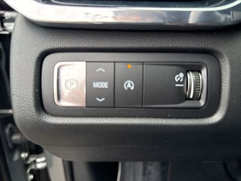 Used 2025 GMC Acadia Elevation FWD image 25
