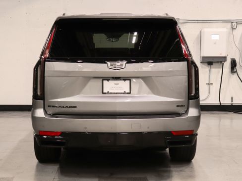 Used 2023 Cadillac Escalade Sport Platinum w/ LPO, ONYX Package AWD/4WD image 4