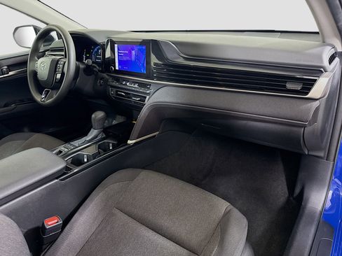 Used 2025 Toyota Camry LE FWD image 30