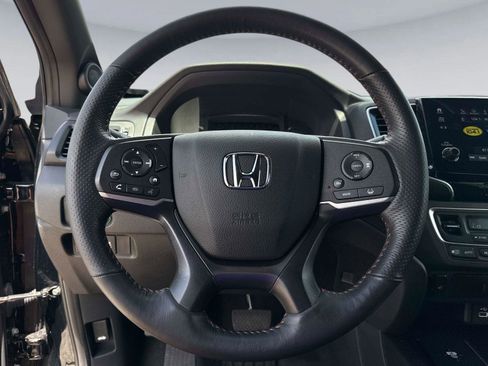 Certified 2025 Honda Passport TrailSport image 29