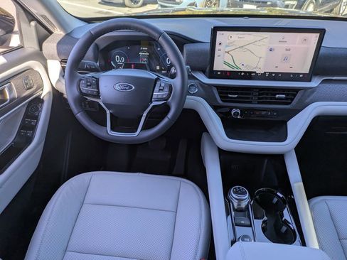New 2026 Ford Explorer Platinum w/ LUX Leather Package image 21