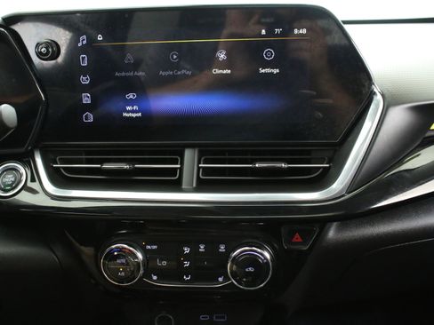 Used 2024 Chevrolet Trax ACTIV w/ Sunroof Package FWD image 19