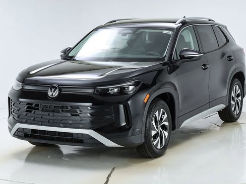 New 2026 Volkswagen Tiguan S FWD image 1