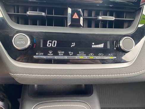 Used 2023 Toyota Corolla SE FWD image 24