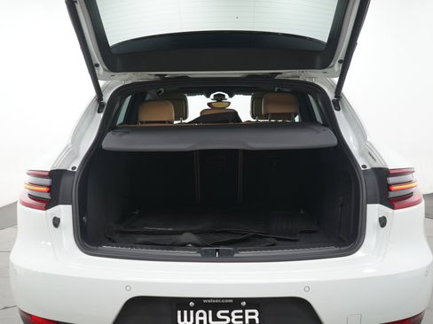 Used 2017 Porsche Macan AWD/4WD image 17