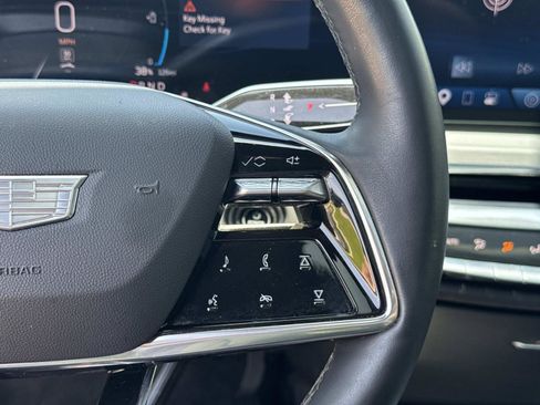 Used 2025 Cadillac Lyriq Luxury RWD image 18