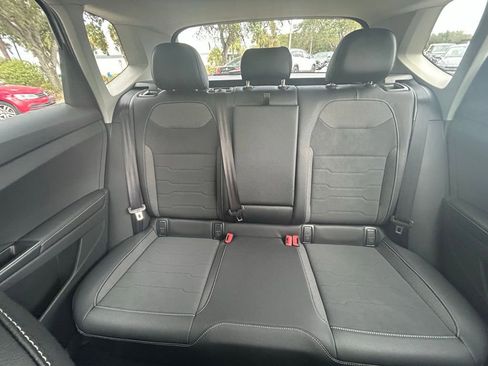 New 2026 Volkswagen Taos SE image 10