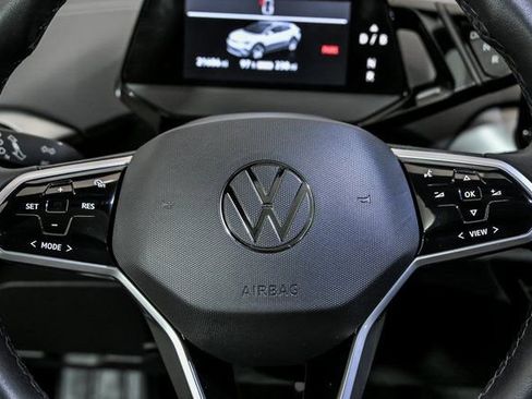 Used 2023 Volkswagen ID.4 Pro S Plus image 18