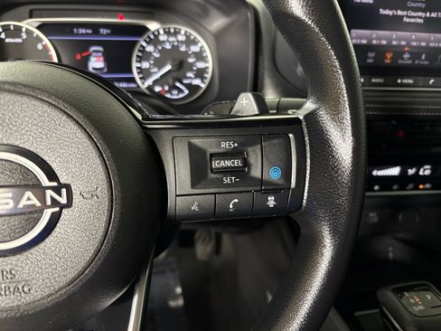 Used 2023 Nissan Rogue SV FWD image 22