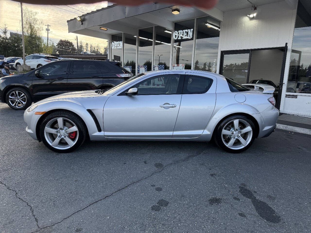 Used 2004 MAZDA RX-8 w/ MT Grand Touring Pkg RWD image 3