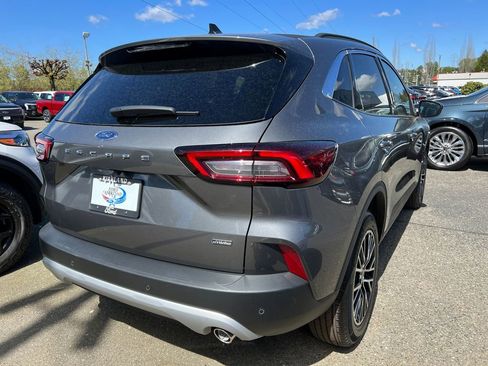 New 2023 Ford Escape SE FWD image 8
