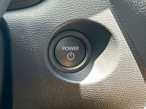 Used 2024 Toyota Corolla Cross AWD Hybrid w/ Moonroof Package image 18