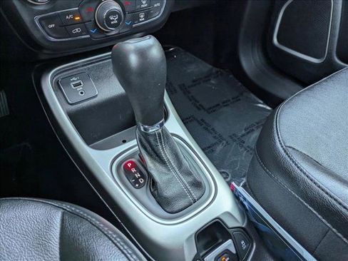 Used 2021 Jeep Compass Latitude image 12