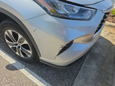 Used 2020 Toyota Highlander XLE image 11